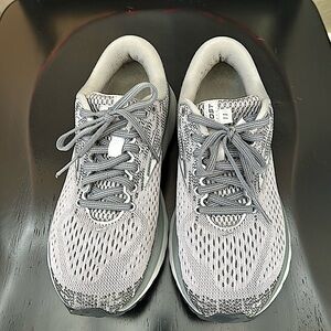 Brooks Ghost women’s size 7.5